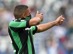 Gregoire Defrel of Sassuolo celebrates after scoring the opening goal during the Serie A match between US Sassuolo Calcio and AC Chievo Verona at Mapei Stadium - Città del Tricolore on September 27, 2015