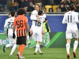 Real Madrid's Croatian midfielder Luka Modric celebrates with Real Madrid's Croatian midfielder Mateo Kovacic after scoring during the UEFA Champions League group A football match between Shakhtar Donetsk and Real Madrid in Lviv on November 25, 2015