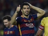 Luis Suarez sticks a thumb up during the La Liga game between Barcelona and Sporting Gijon on April 23, 2016