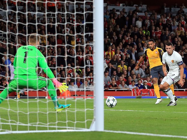 Theo Walcott scores his second during the Champions League game between Arsenal and Basel on September 28, 2016