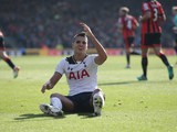 Tottenham Hotspur winger Erik Lamela complains during his side's Premier League clash with Bournemouth at the Vitality Stadium on October 22, 2016